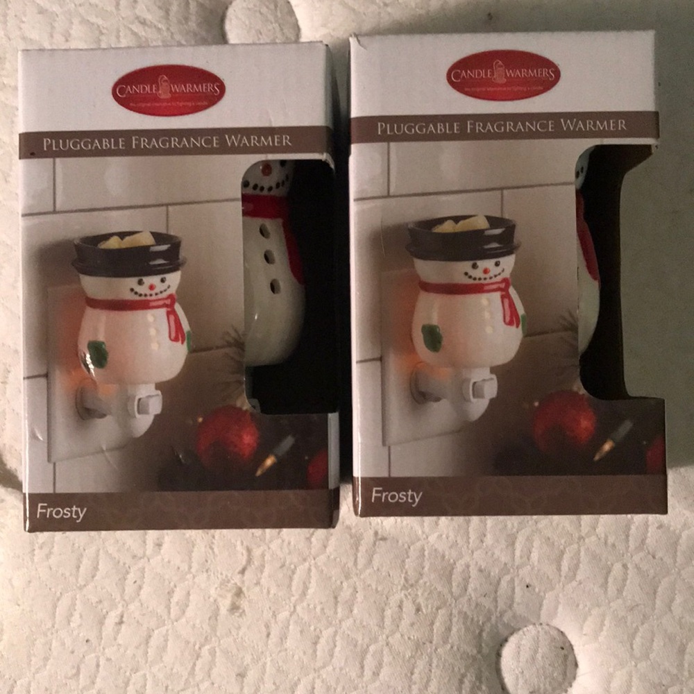 Brand New! Frosty ☃️ Pluggable fragrance warmer PAIR (sold separately)